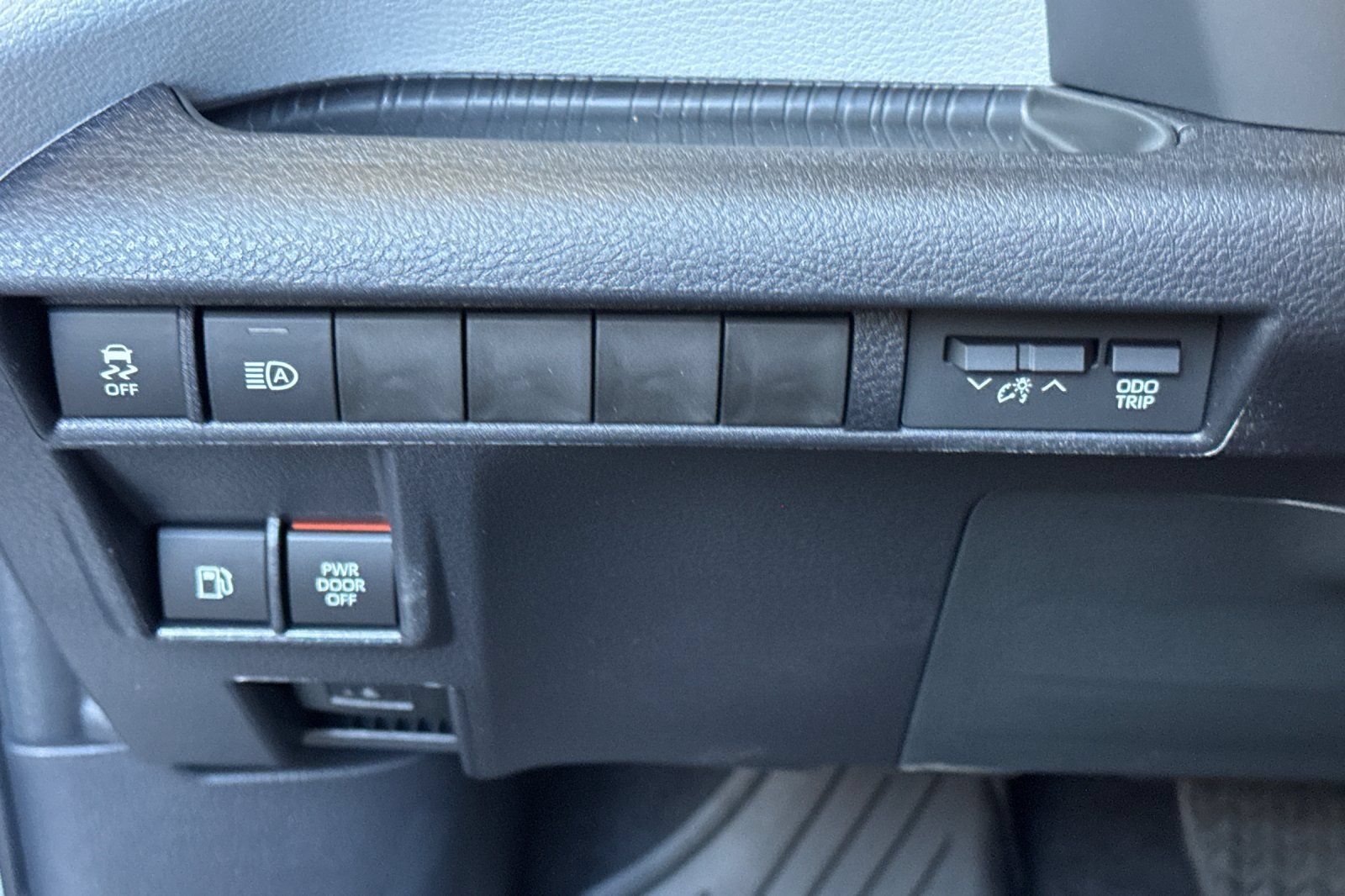 Used 2026 Toyota Sienna XLE FWD image 34