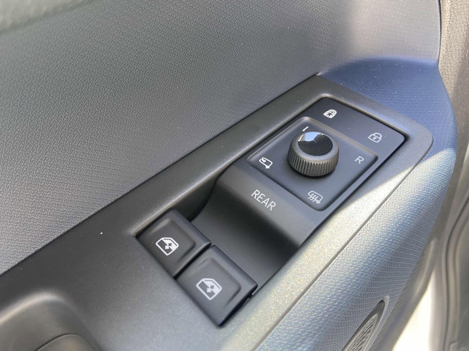 New 2025 Volkswagen ID. Buzz Pro S RWD image 21