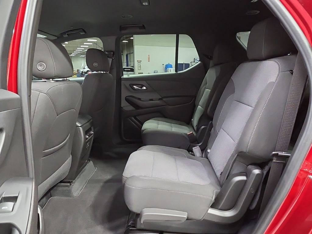 Used 2023 Chevrolet Traverse LT image 34