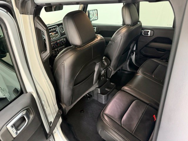 Used 2022 Jeep Wrangler Unlimited Sahara w/ Cold Weather Group AWD/4WD image 26