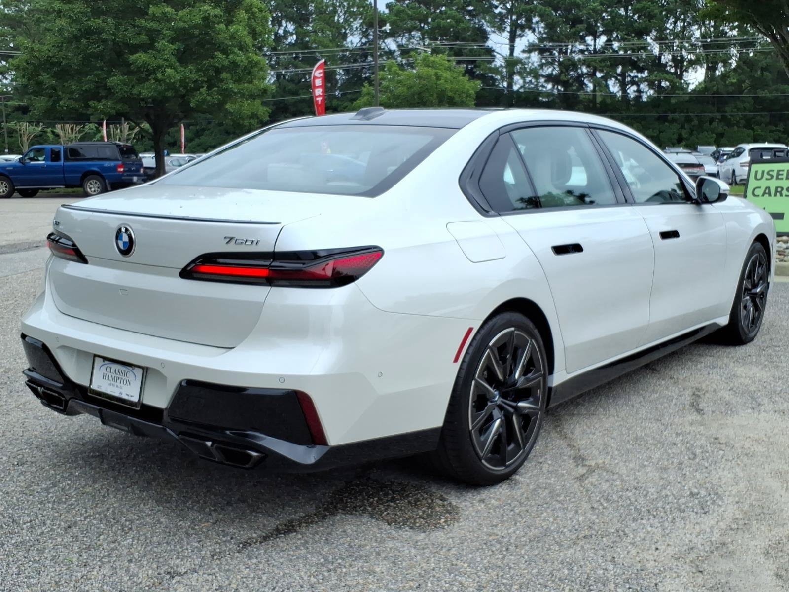 Used 2025 BMW 760i xDrive w/ Executive Package AWD/4WD image 8