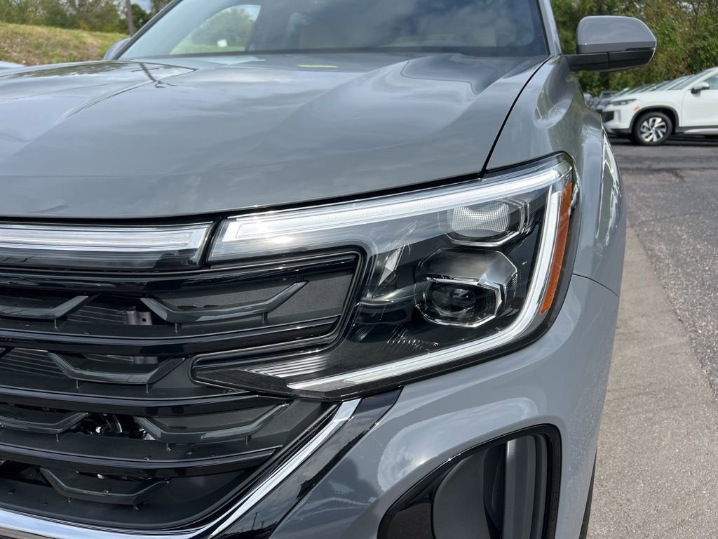 New 2026 Volkswagen Atlas Cross Sport SE image 9