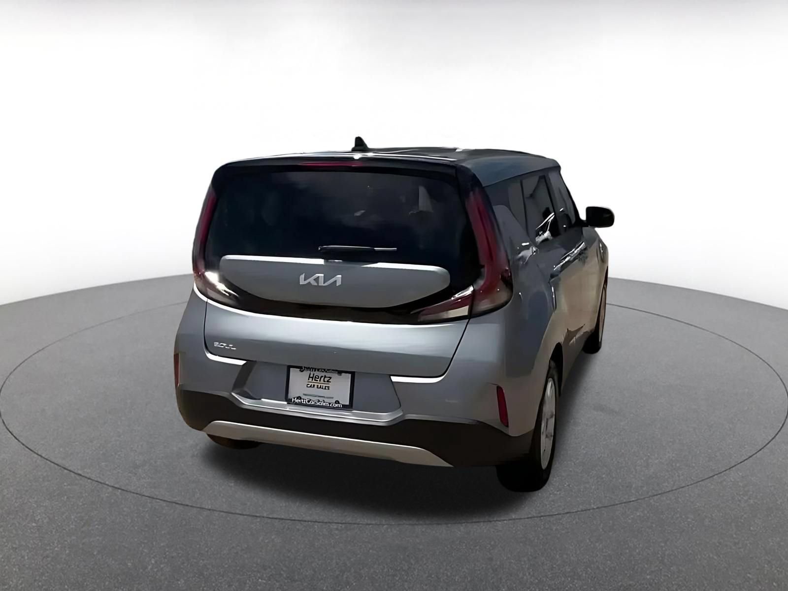 Used 2025 Kia Soul LX w/ LX Technology Package FWD image 12