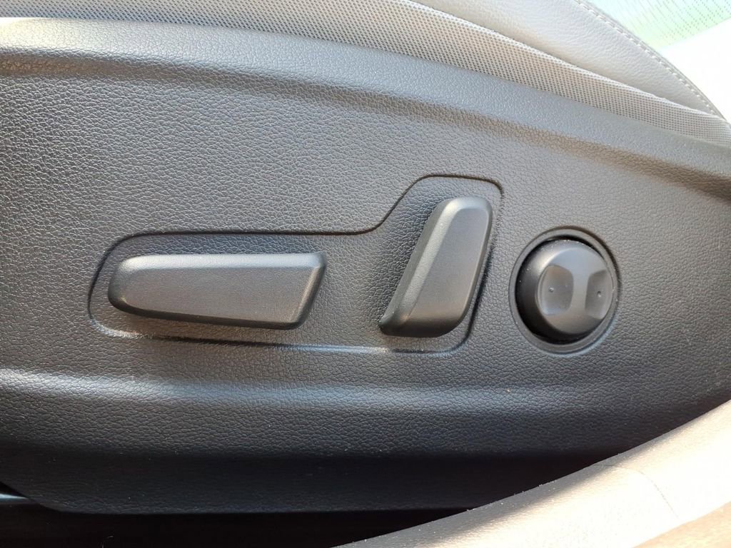 Used 2019 Hyundai Kona Ultimate image 23