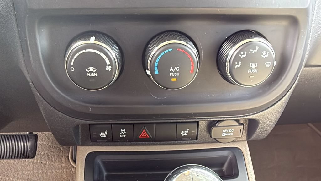 Used 2017 Jeep Patriot Latitude FWD image 33