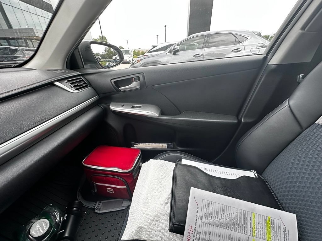 Used 2014 Toyota Camry SE FWD image 14