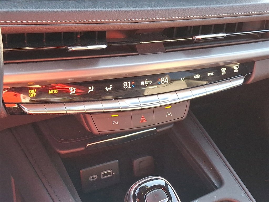 Certified 2024 Cadillac XT4 Premium Luxury image 16