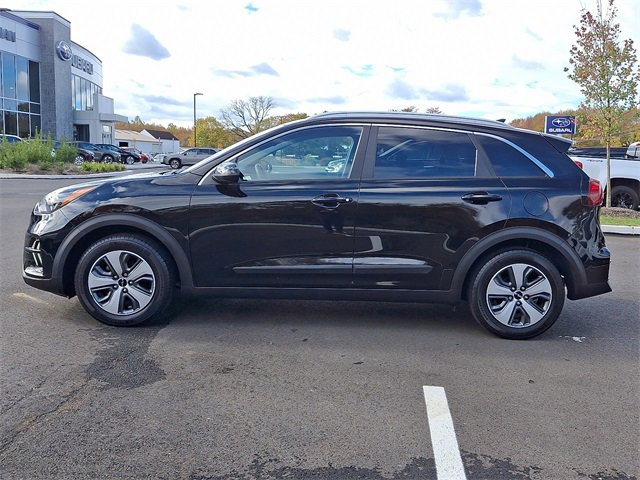 Used 2022 Kia Niro LX image 4