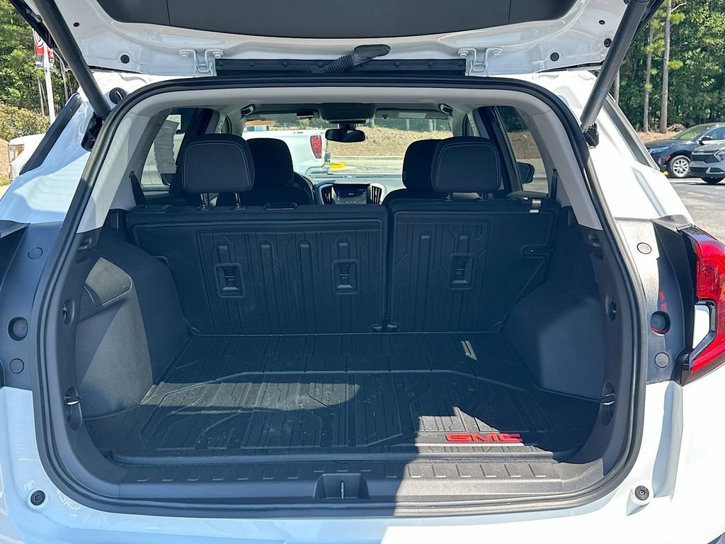 New 2024 GMC Terrain SLE w/ Driver Convenience Package FWD image 16