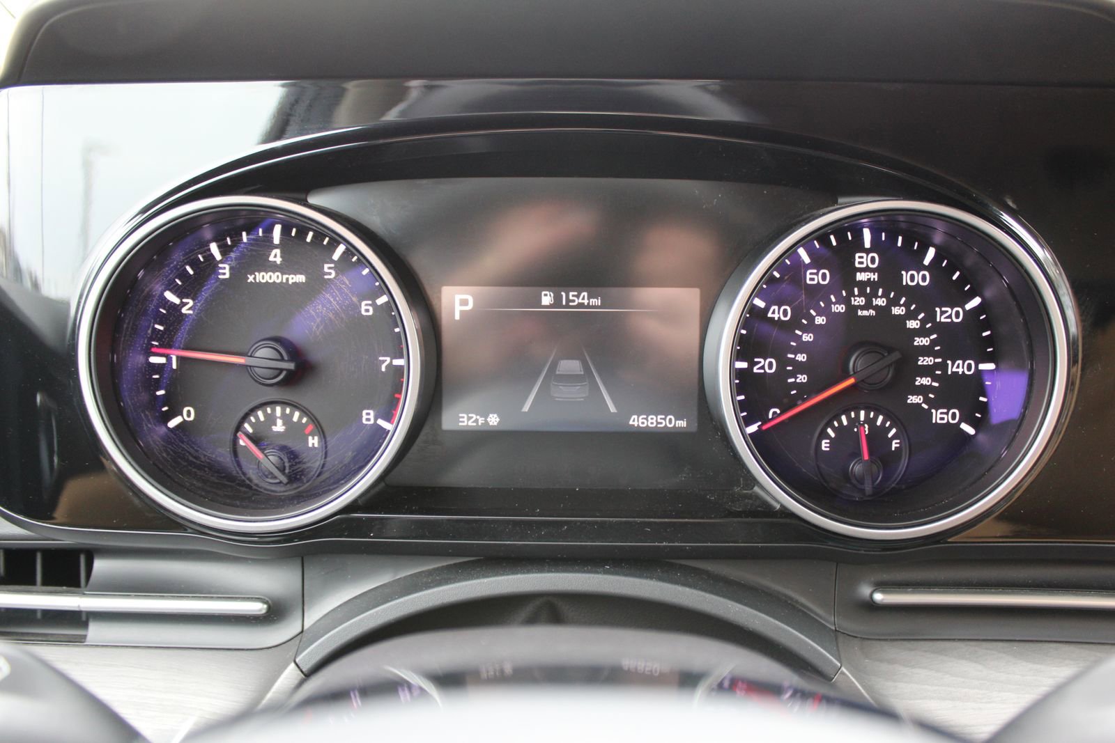 Used 2024 Kia Carnival EX image 29