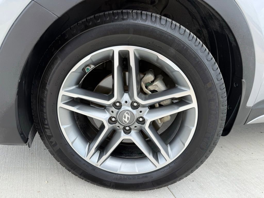 Used 2019 Hyundai Santa Fe XL image 9
