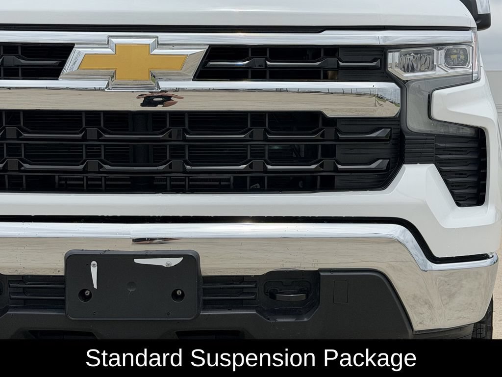 Used 2025 Chevrolet Silverado 1500 LT AWD/4WD image 4