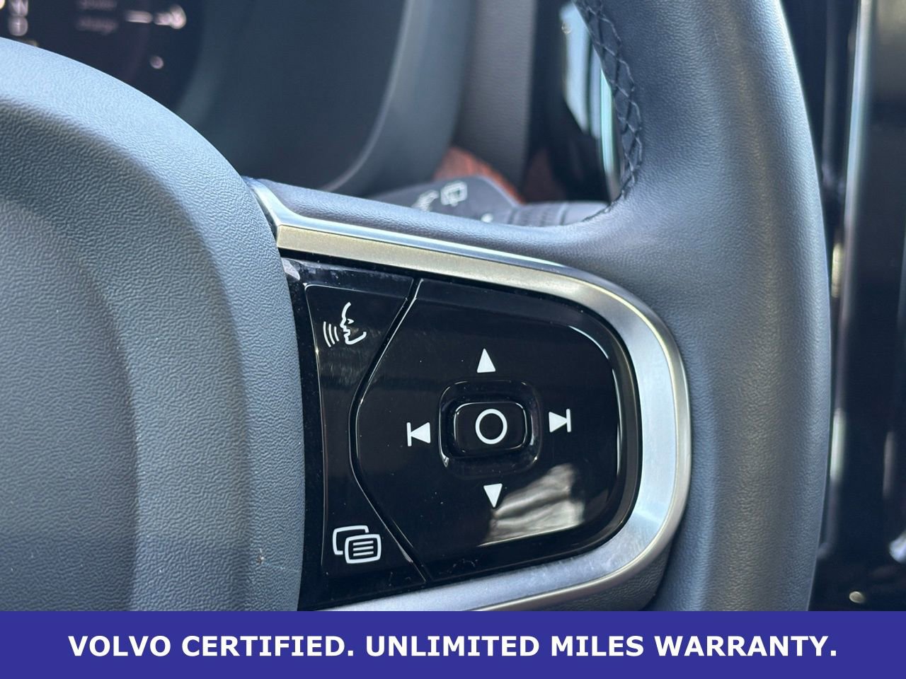 Certified 2023 Volvo XC60 T8 Plus w/ Protection Package Premier image 19