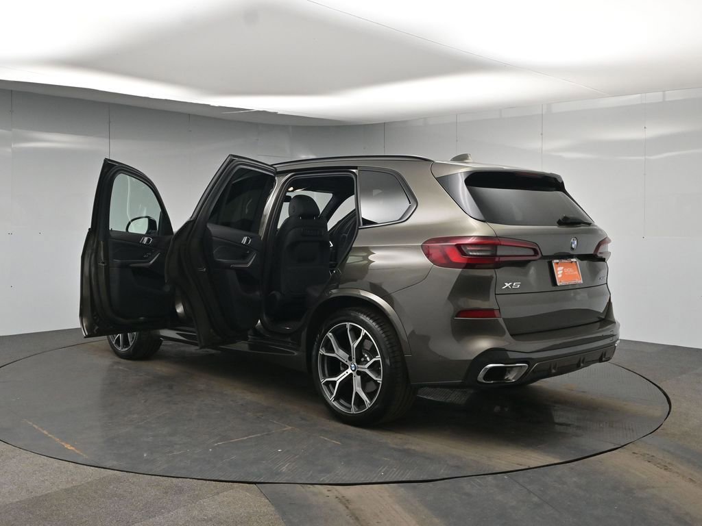 Used 2022 BMW X5 xDrive40i w/ M Sport Package image 58