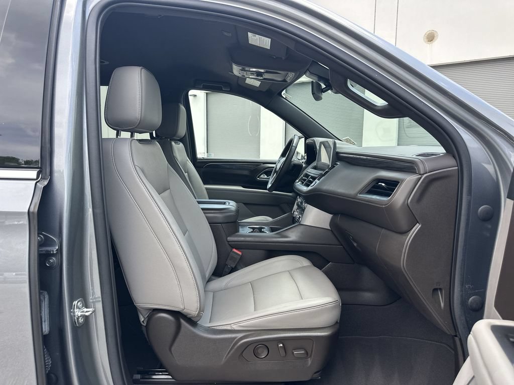 Certified 2022 GMC Yukon XL SLT w/ SLT Luxury Package RWD image 27