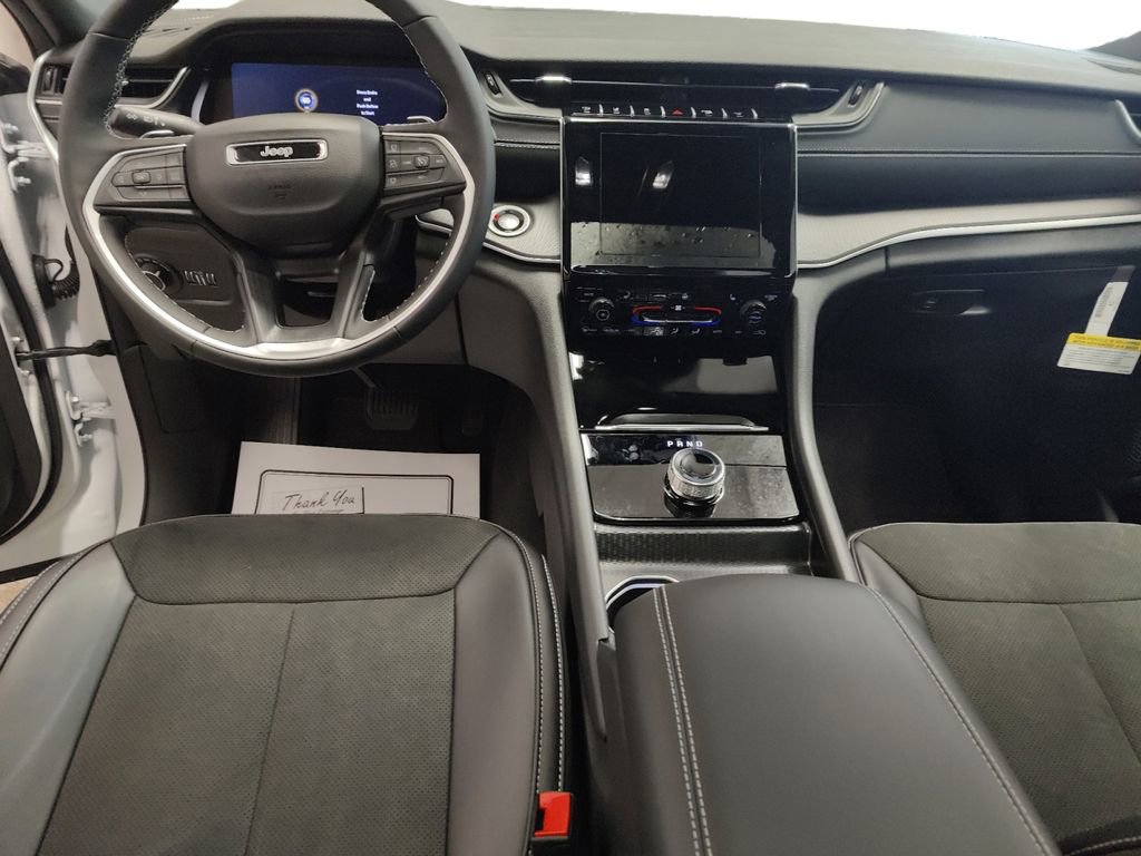 New 2025 Jeep Grand Cherokee L Altitude image 12