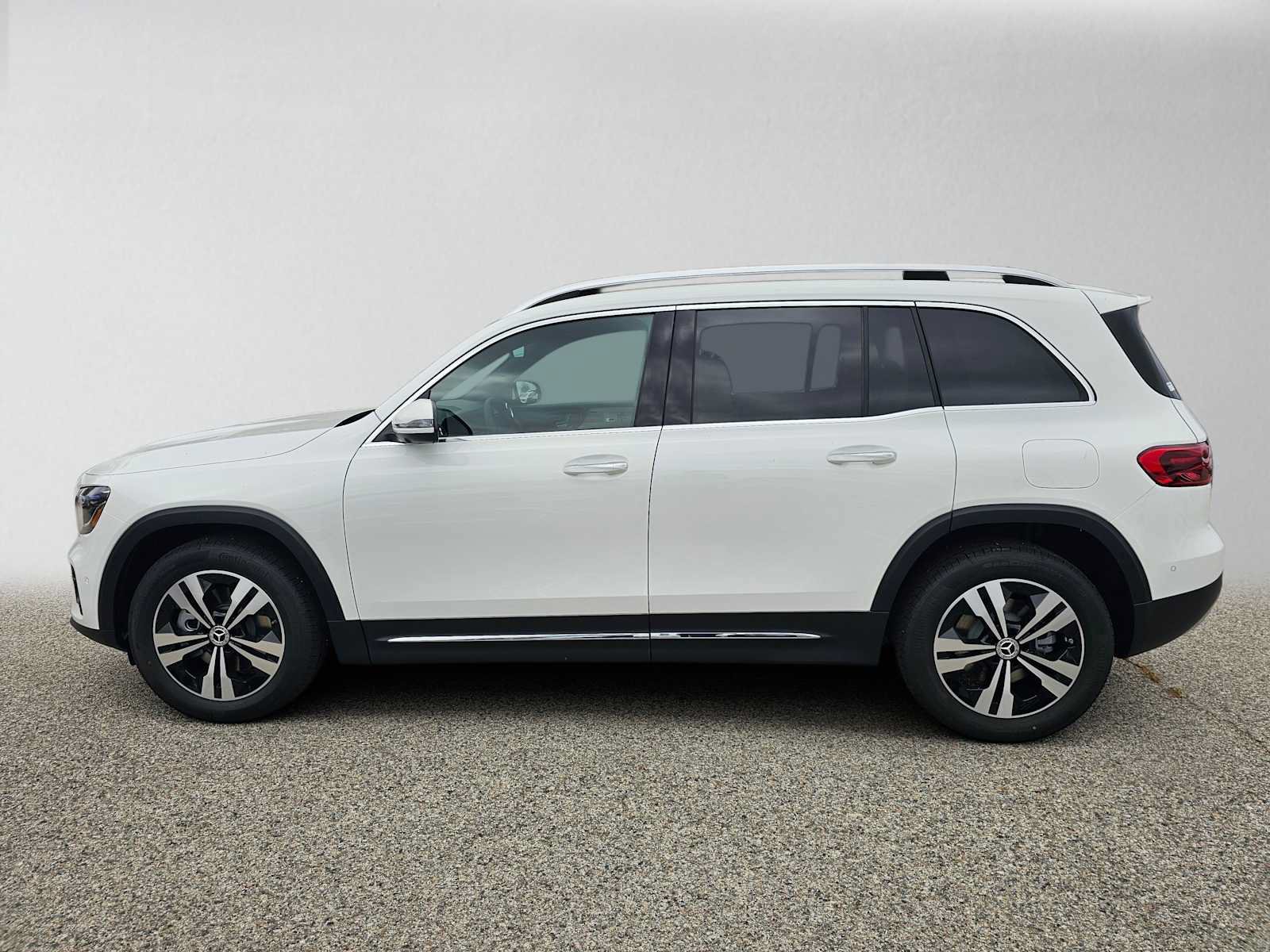 New 2026 Mercedes-Benz GLB 250 image 6