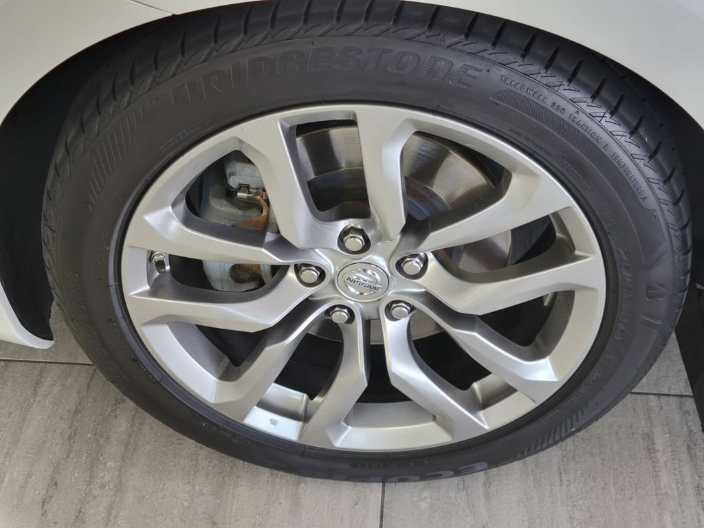 Used 2013 Nissan 370Z Roadster RWD image 10