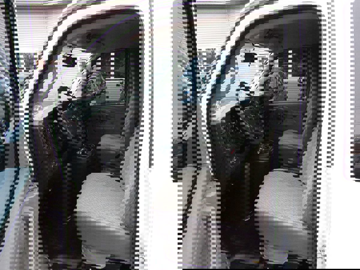 Used 2023 GMC Savana 3500 LS image 4