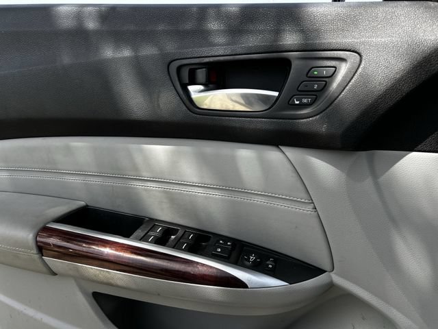 Used 2017 Acura TLX FWD image 26