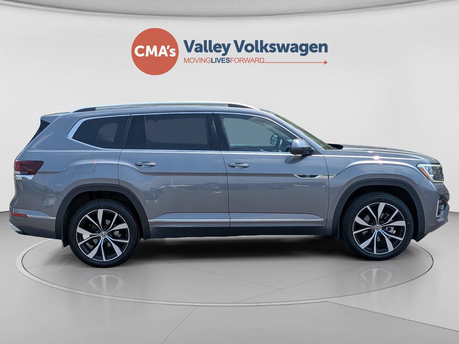 Used 2024 Volkswagen Atlas SEL Premium R-Line AWD/4WD image 6