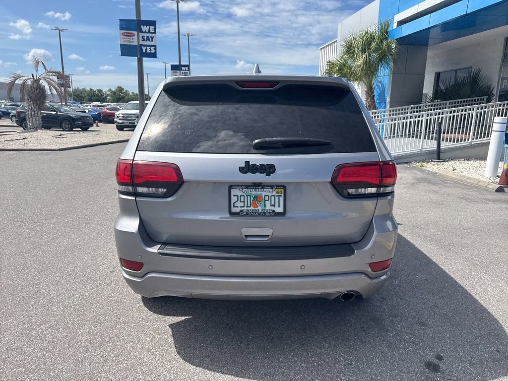 Used 2020 Jeep Grand Cherokee Altitude RWD image 10