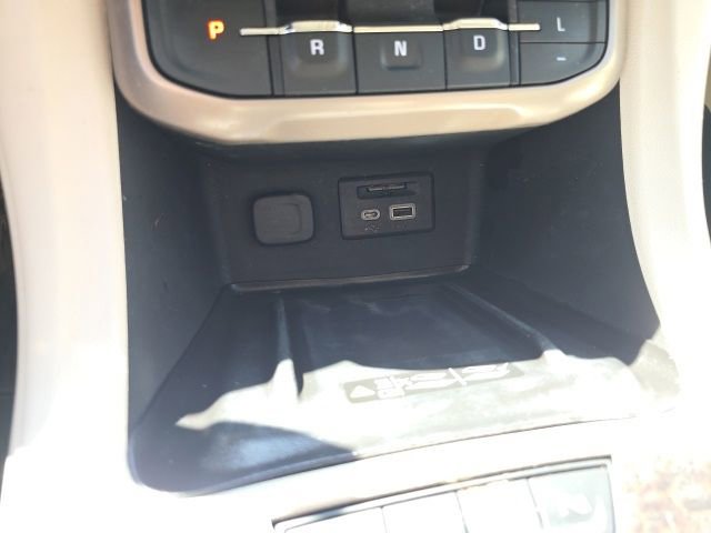 Used 2023 GMC Acadia Denali AWD/4WD image 22