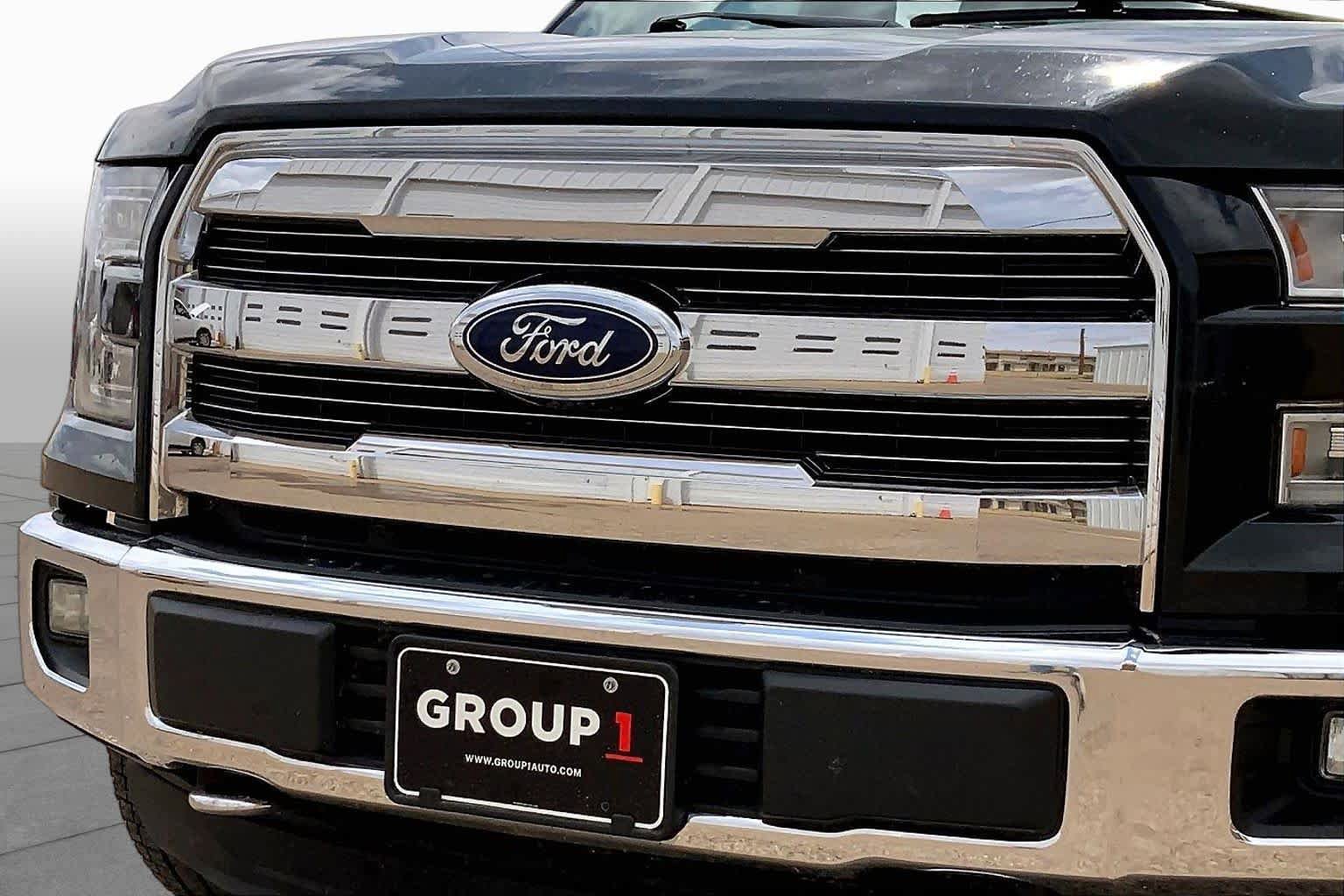 Used 2015 Ford F150 Lariat w/ Equipment Group 502A Luxury AWD/4WD image 30