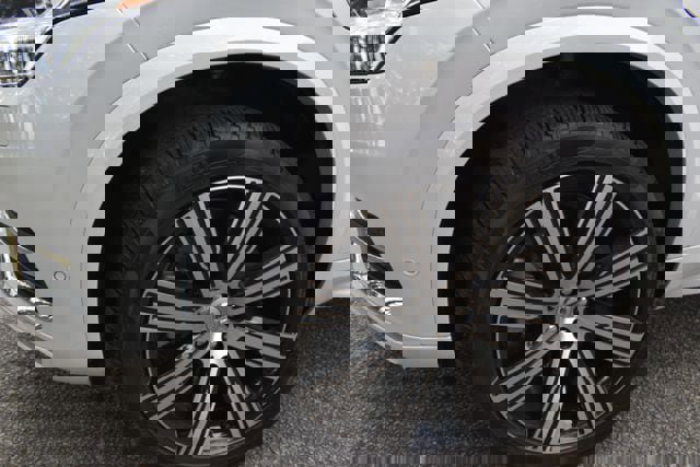 New 2024 Volvo XC90 T8 Plus w/ Protection Package Premier image 11