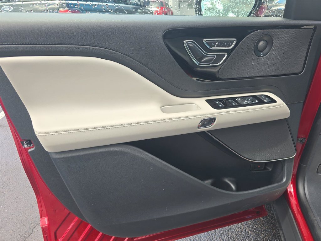 New 2027 Lincoln Aviator Reserve RWD image 13
