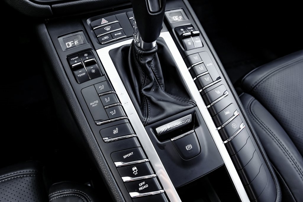 Used 2021 Porsche Macan image 27