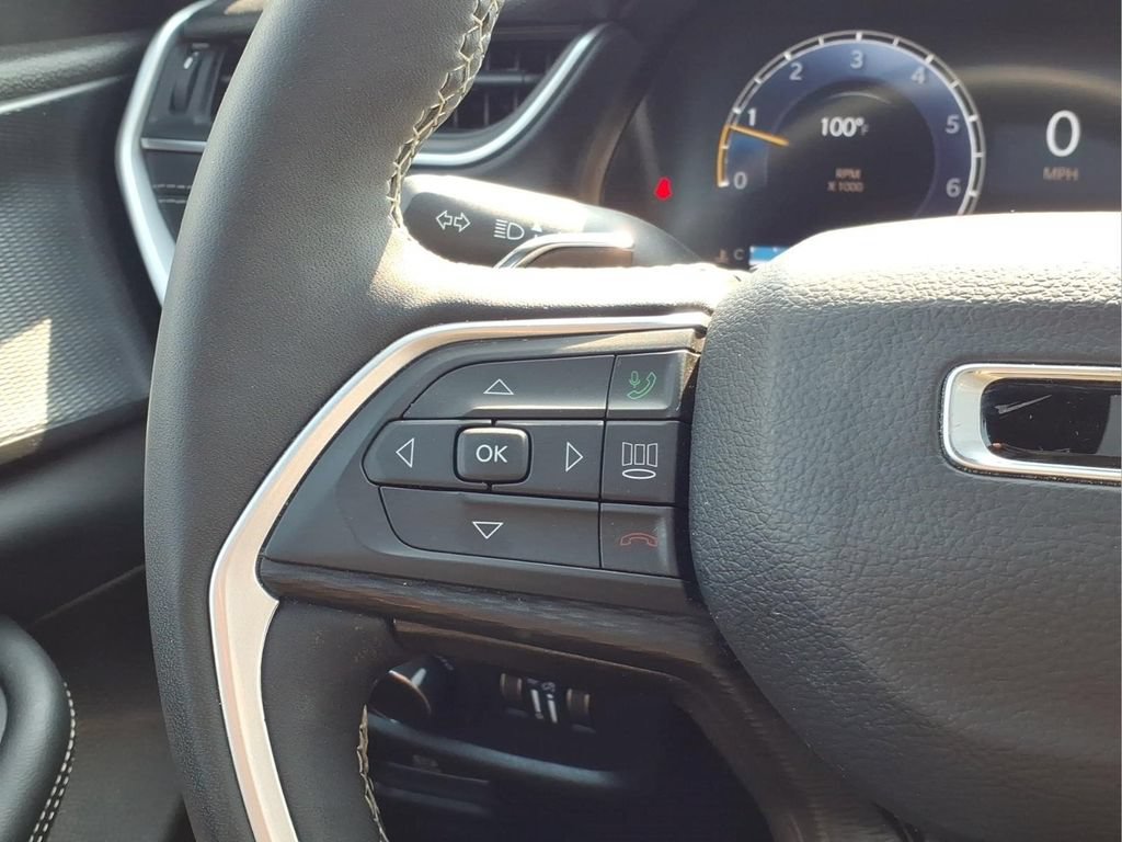 Used 2024 Jeep Grand Cherokee Laredo X w/ Luxury Tech Group I AWD/4WD image 7