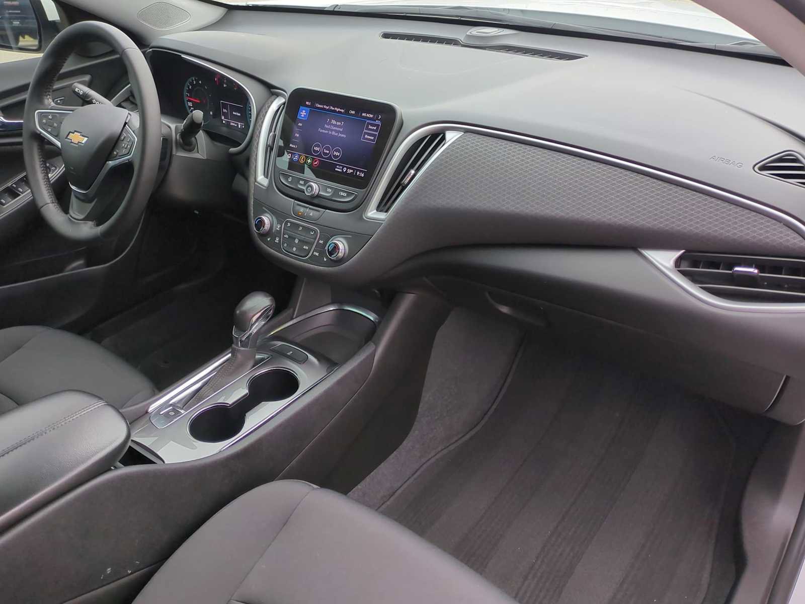 Used 2022 Chevrolet Malibu LT w/ Sport Edition image 29