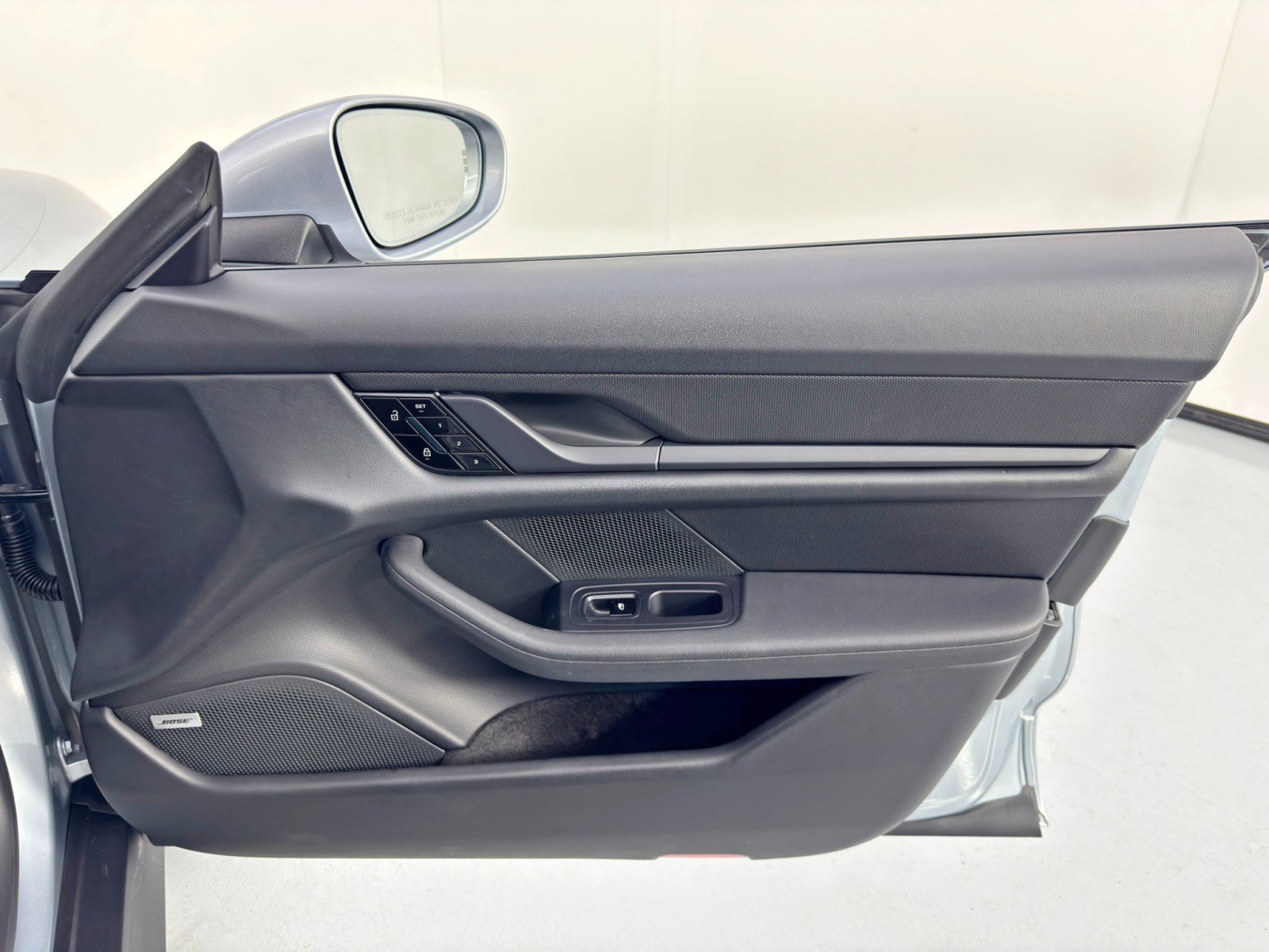 Used 2020 Porsche Taycan 4S w/ Premium Package image 44