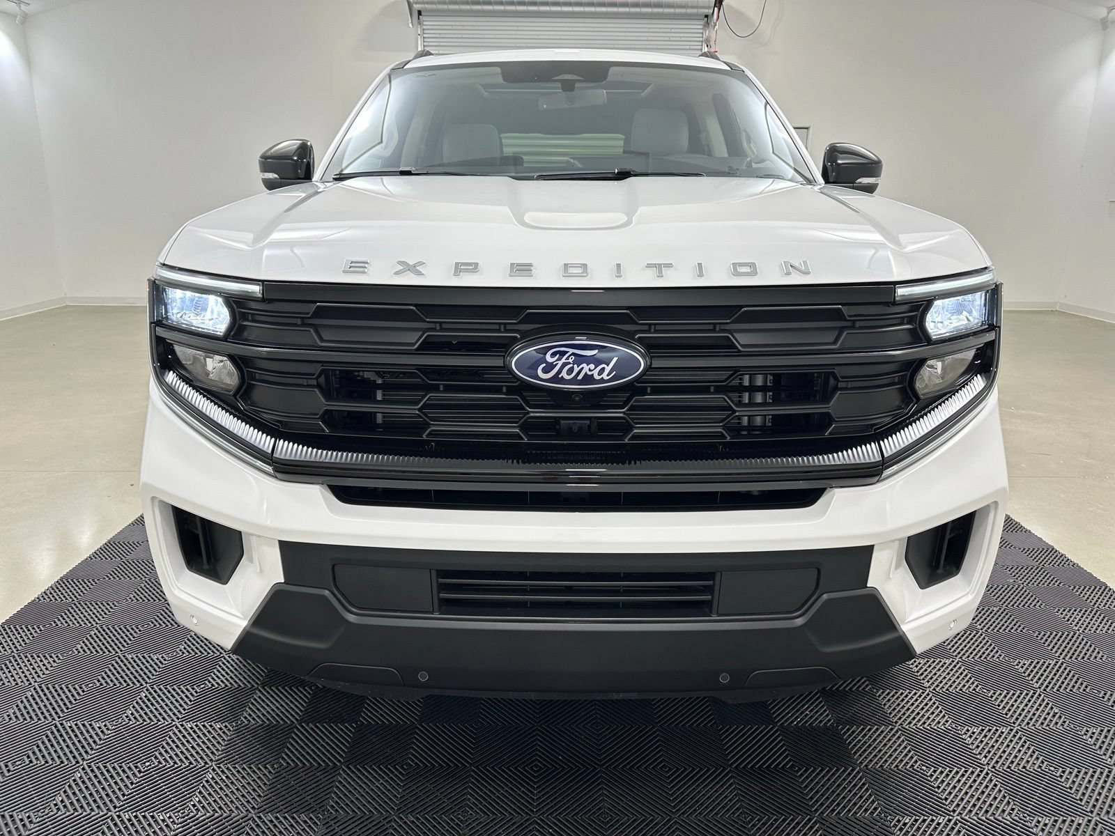 New 2025 Ford Expedition Max Active AWD/4WD image 2