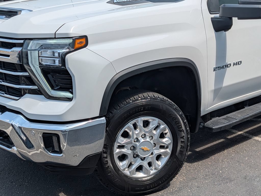 Used 2024 Chevrolet Silverado 2500 LTZ w/ LTZ Convenience Package AWD/4WD image 28
