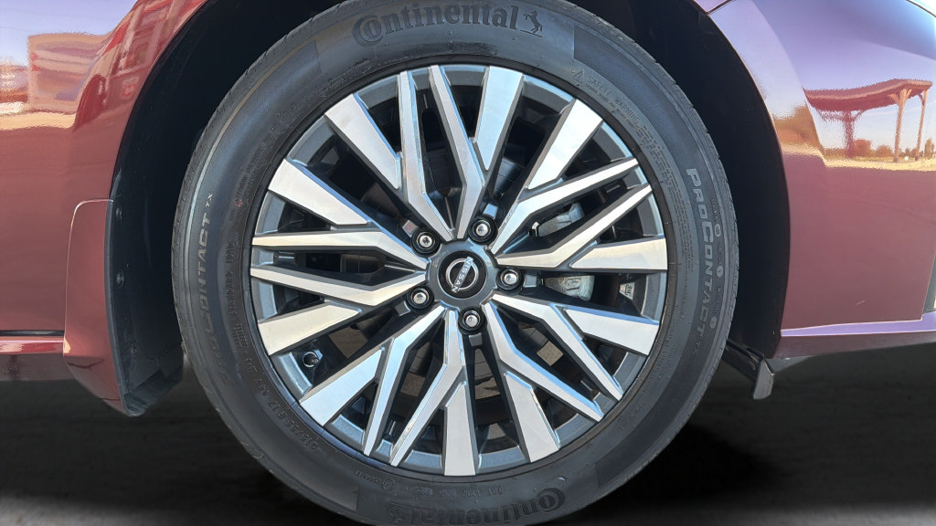 Certified 2024 Nissan Murano SV w/ SV Midnight Edition Package AWD/4WD image 7