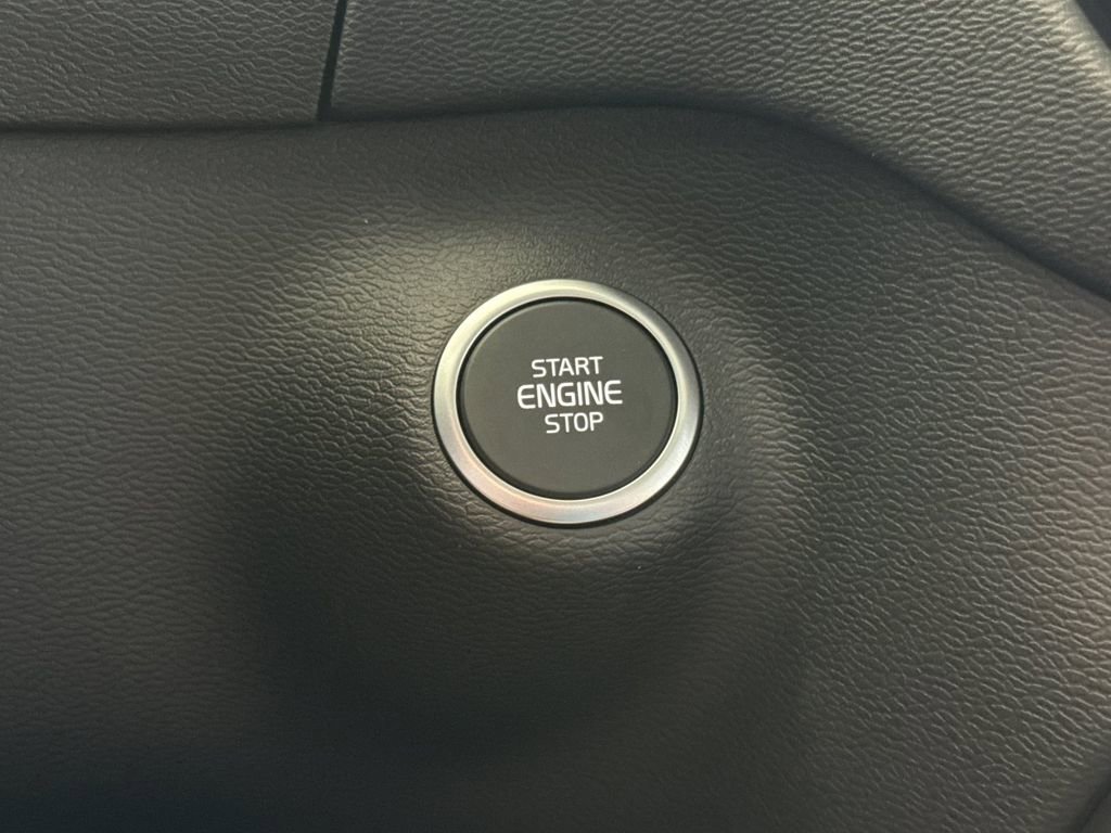 New 2026 Volvo XC40 B5 Ultra w/ Climate Package AWD/4WD image 22