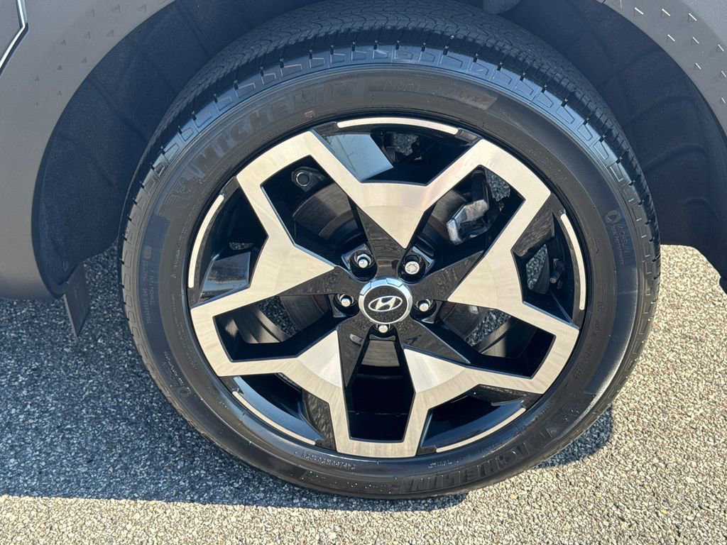 Used 2023 Hyundai Santa Cruz Limited image 19