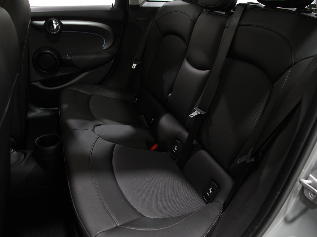 Certified 2023 MINI Cooper 4-Door Hardtop image 18