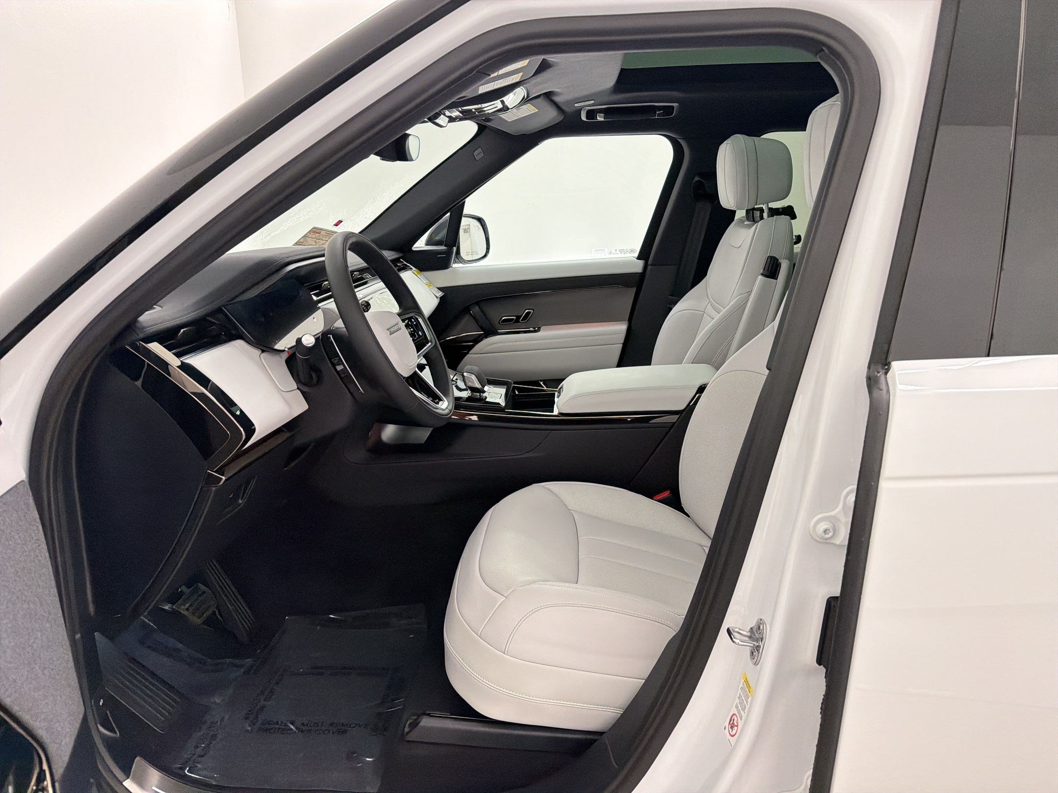 New 2026 Land Rover Range Rover Sport SE AWD/4WD image 5