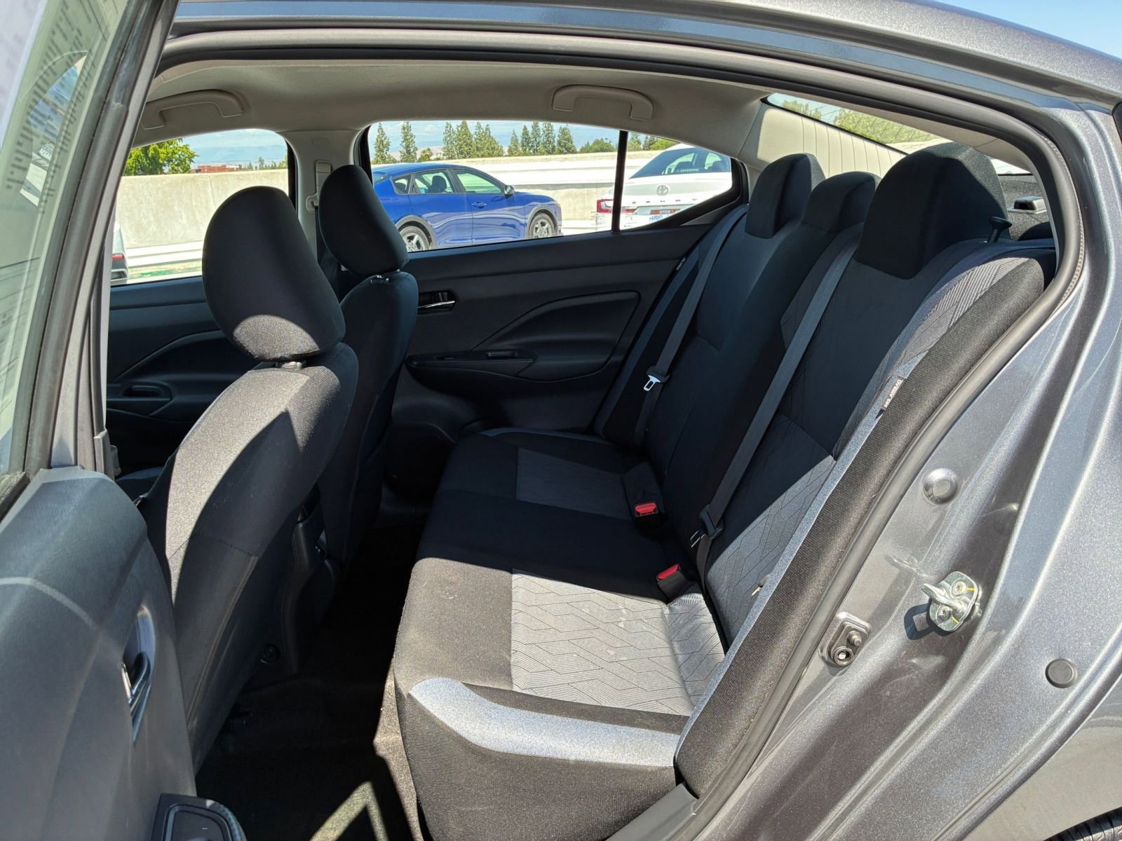 Used 2025 Nissan Versa SV FWD image 23