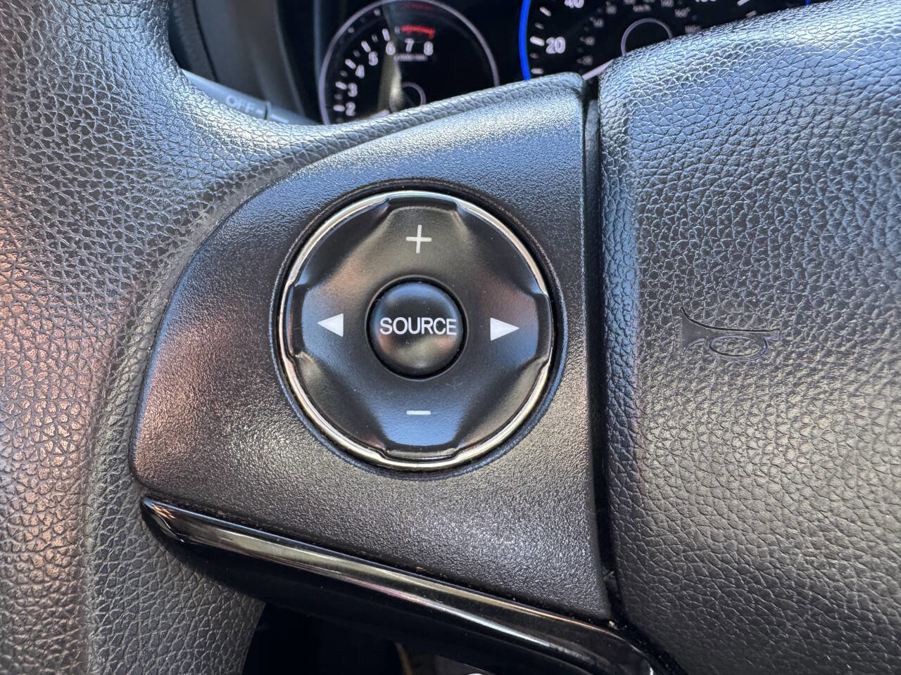Used 2019 Honda HR-V LX image 47