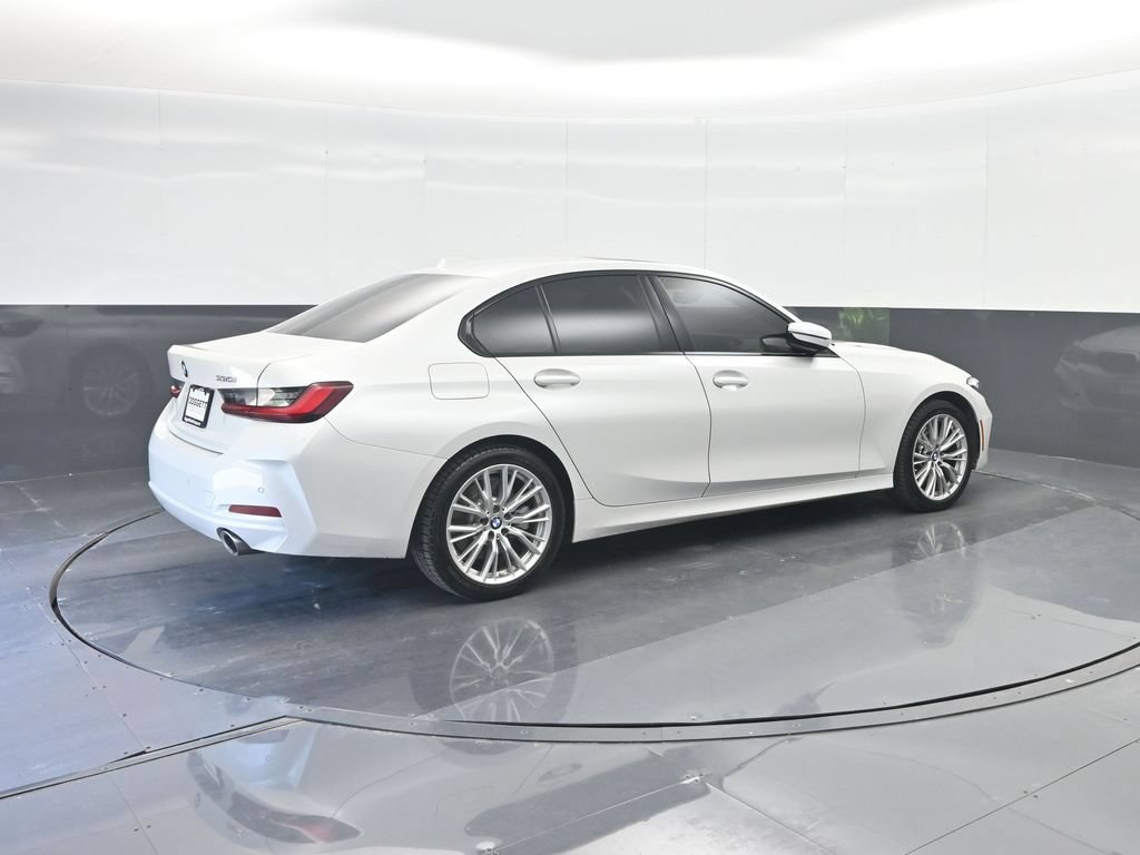 Used 2023 BMW 330i Sedan w/ Driving Assistance Package RWD image 15