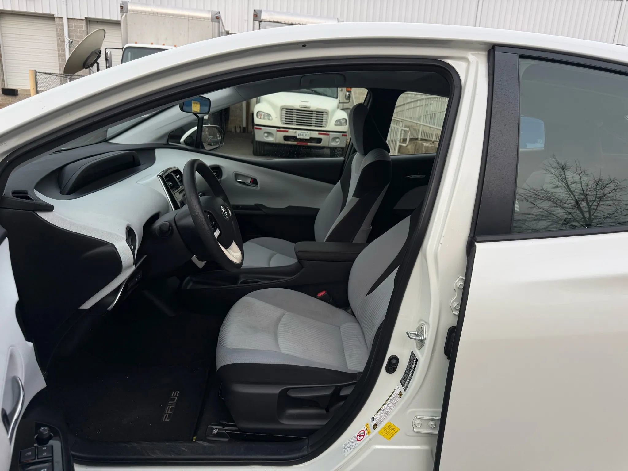 Used 2018 Toyota Prius Two image 14