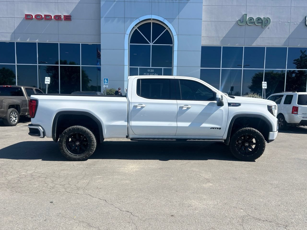 Used 2021 GMC Sierra 1500 AT4 AWD/4WD image 6