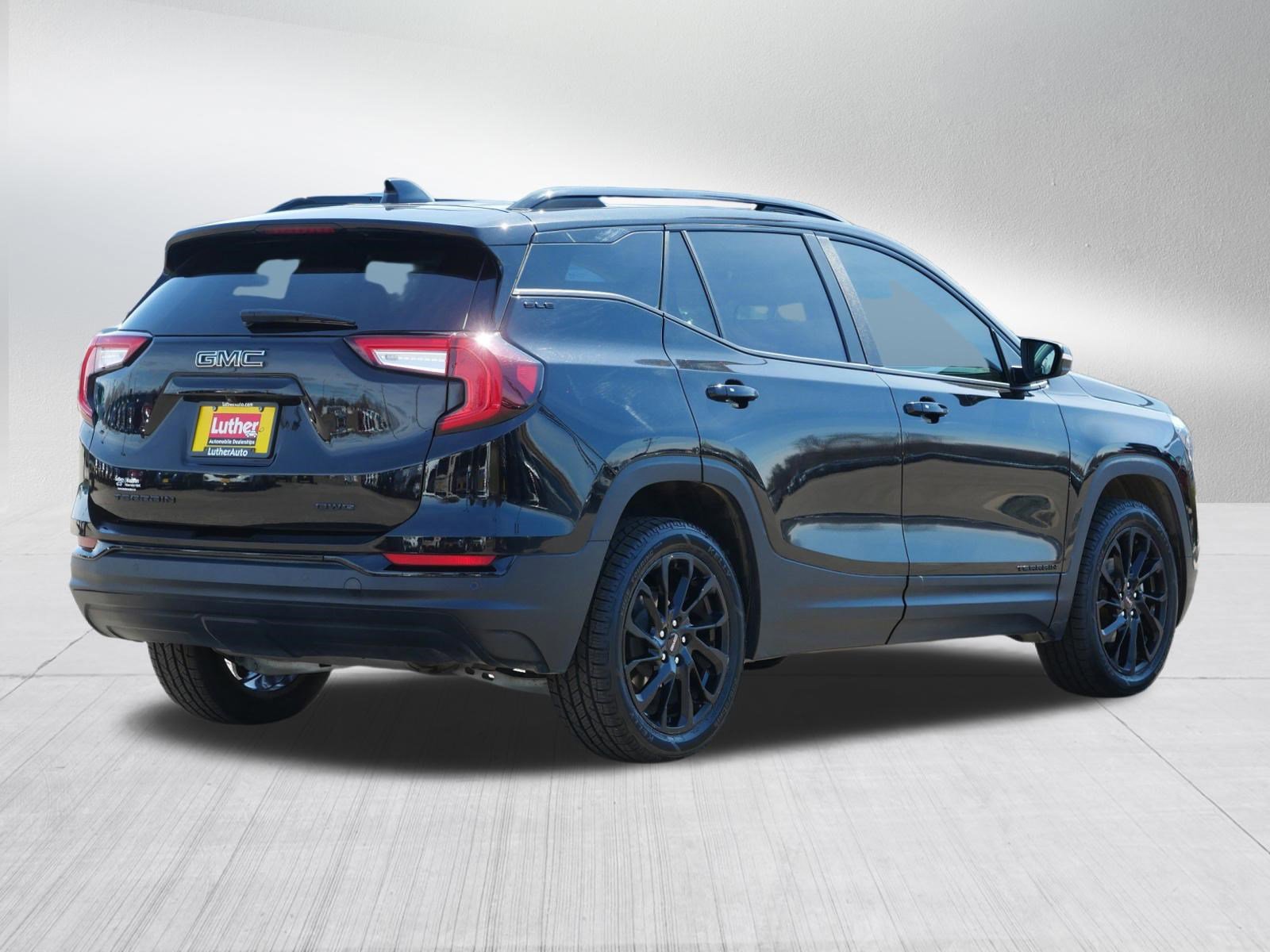 Used 2023 GMC Terrain SLE w/ Driver Convenience Package AWD/4WD image 7