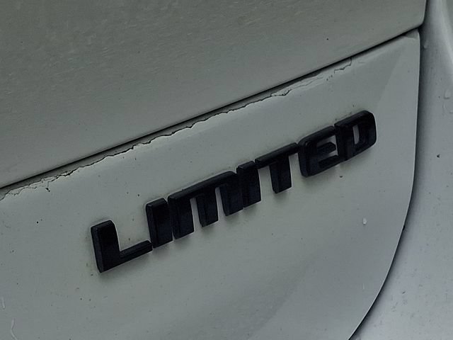 Used 2023 Jeep Grand Cherokee L Limited w/ Black Appearance Package AWD/4WD image 31