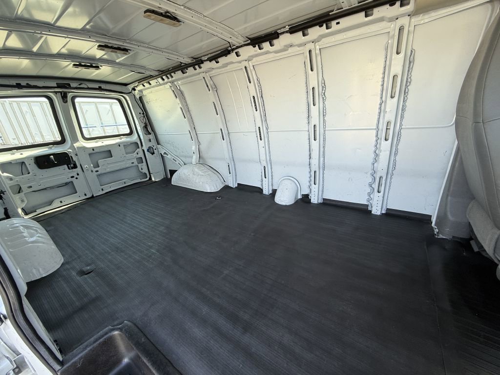 Used 2022 Chevrolet Express 2500 Extended w/ Driver Convenience Package image 11