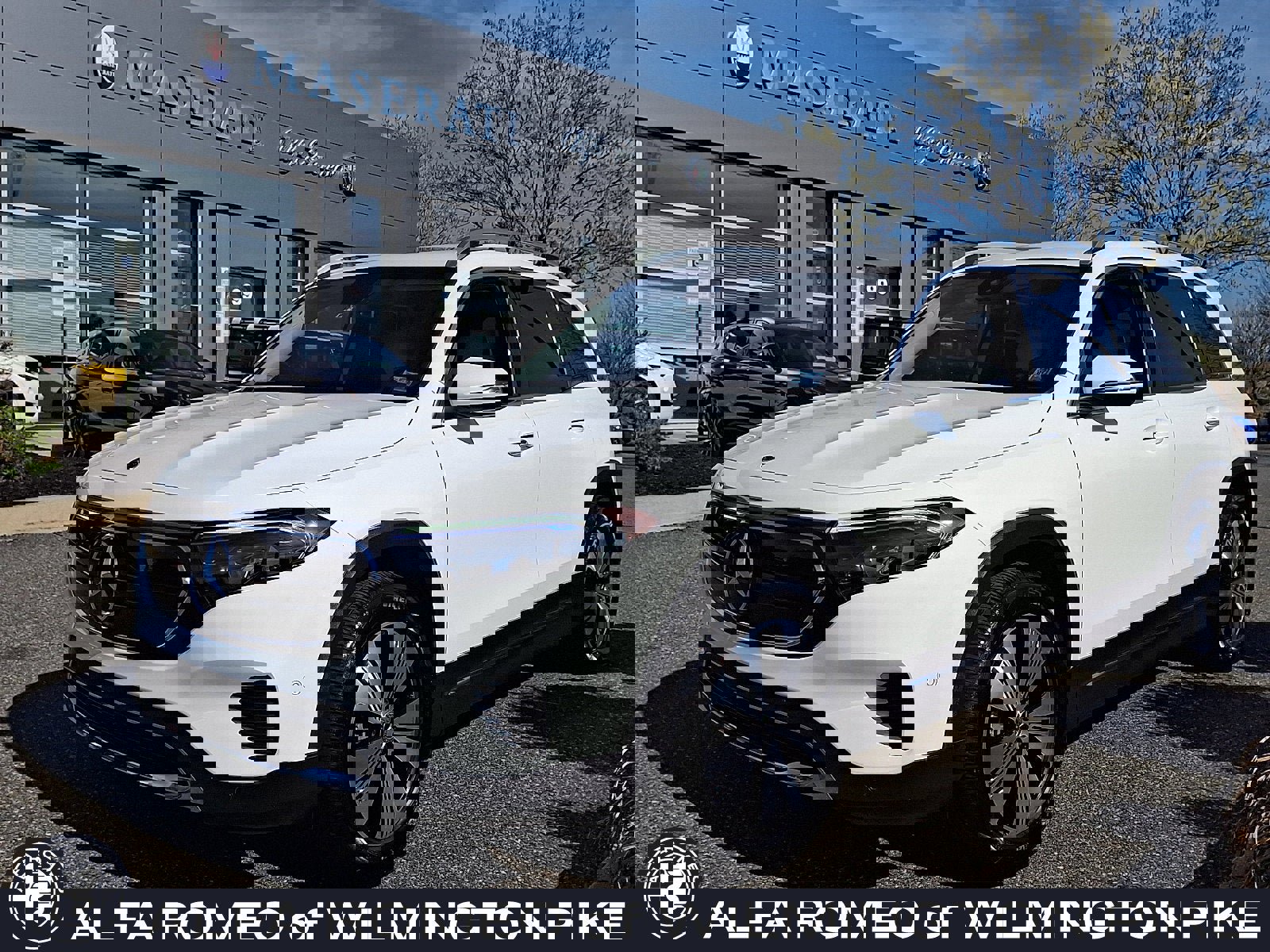 Used 2023 Mercedes-Benz EQB 300 4MATIC image 1